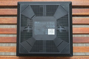 Asus EA-AC87's back