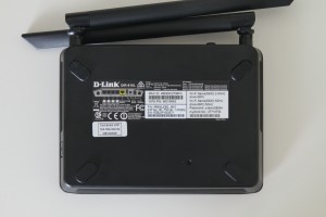 D-LINK DIR-816L bottom